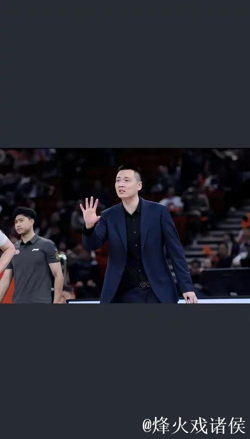 七连胜献礼俱乐部三十周年，卢伟希望球队“为上海拿到最高荣誉”